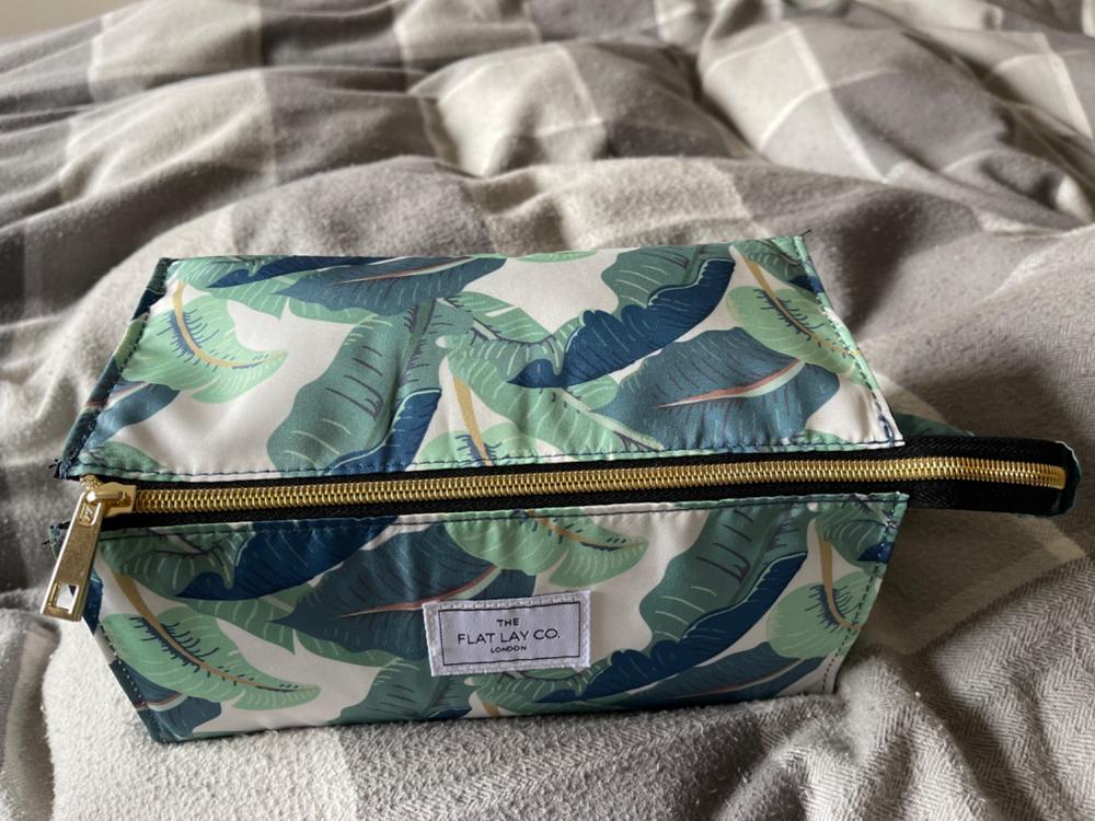 XXL Makeup Box Bag and Tray in Tropical Leaves - Customer Photo From Natasha Hettiarachchi