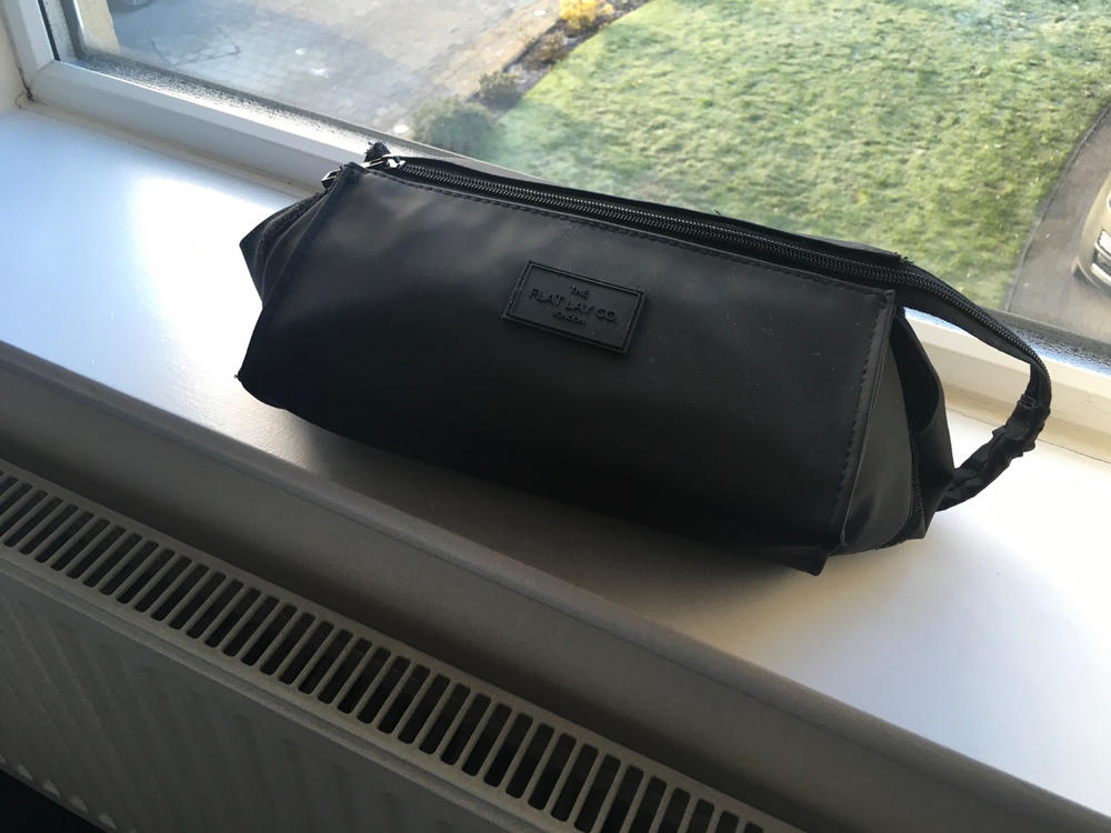 The Flat Lay Co. Unisex Box Bag in Black - Customer Photo From Rachael Ford