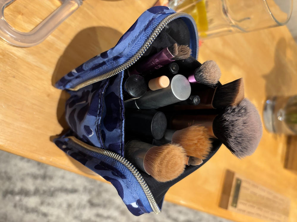 Standing Makeup Brush Case - Blue Leopard - Customer Photo From Teresa Newbold