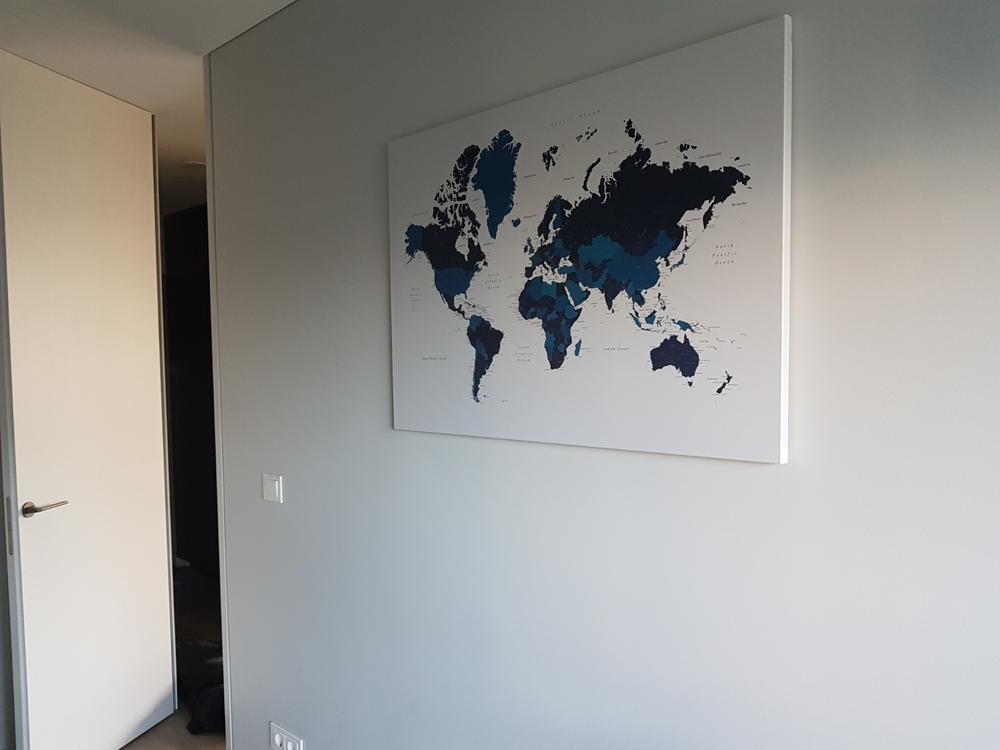 Pasaulio žemėlapis su smeigtukais - Modernus mėlynas - Vidutinis (100×70 cm) €117 - Customer Photo From Inesa M.