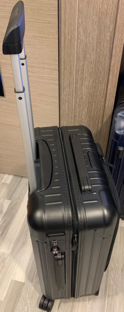 rimowa essential sleeve review