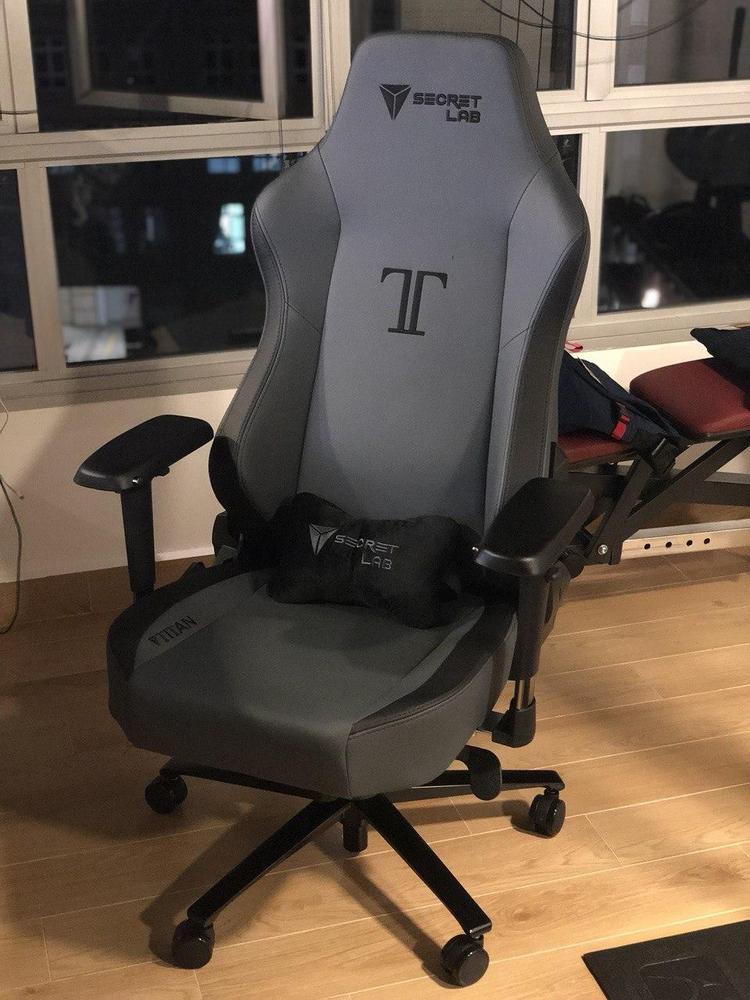 TITAN XL series gaming chairs Secretlab CA