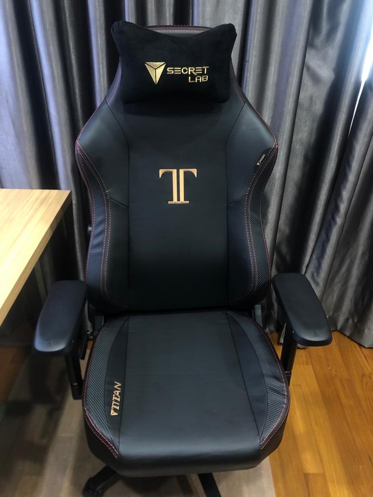 TITAN series gaming chairs Secretlab CA