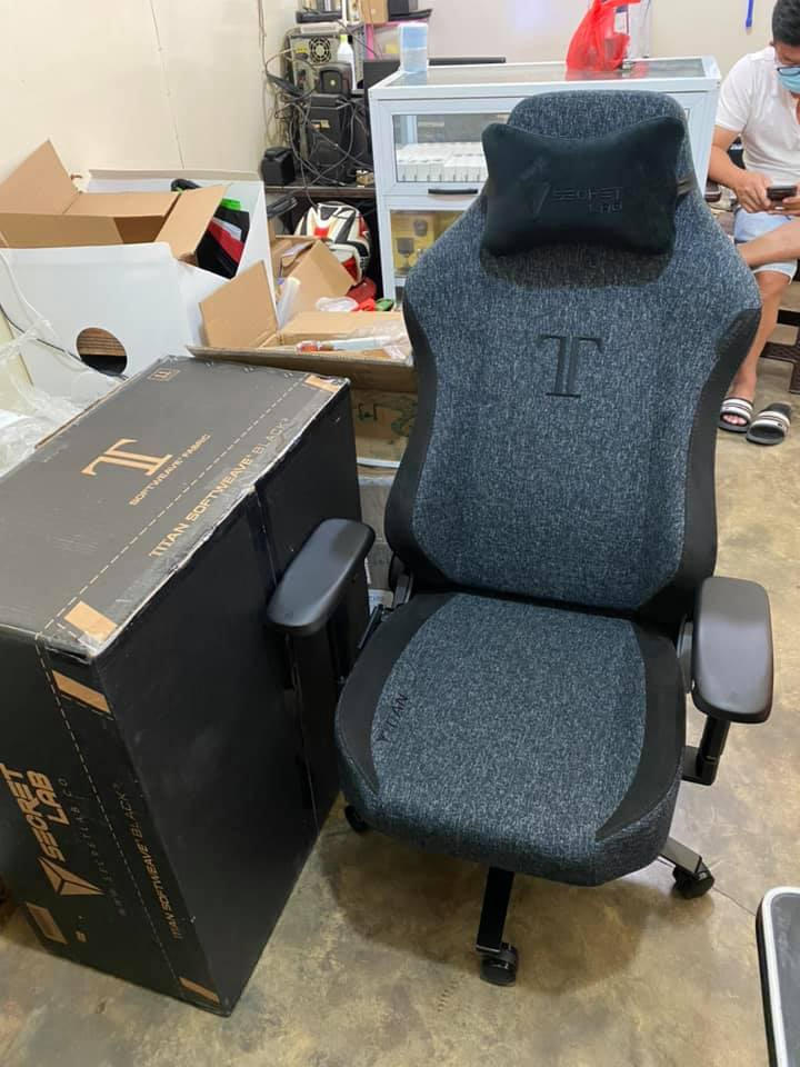 TITAN series gaming chairs Secretlab AU