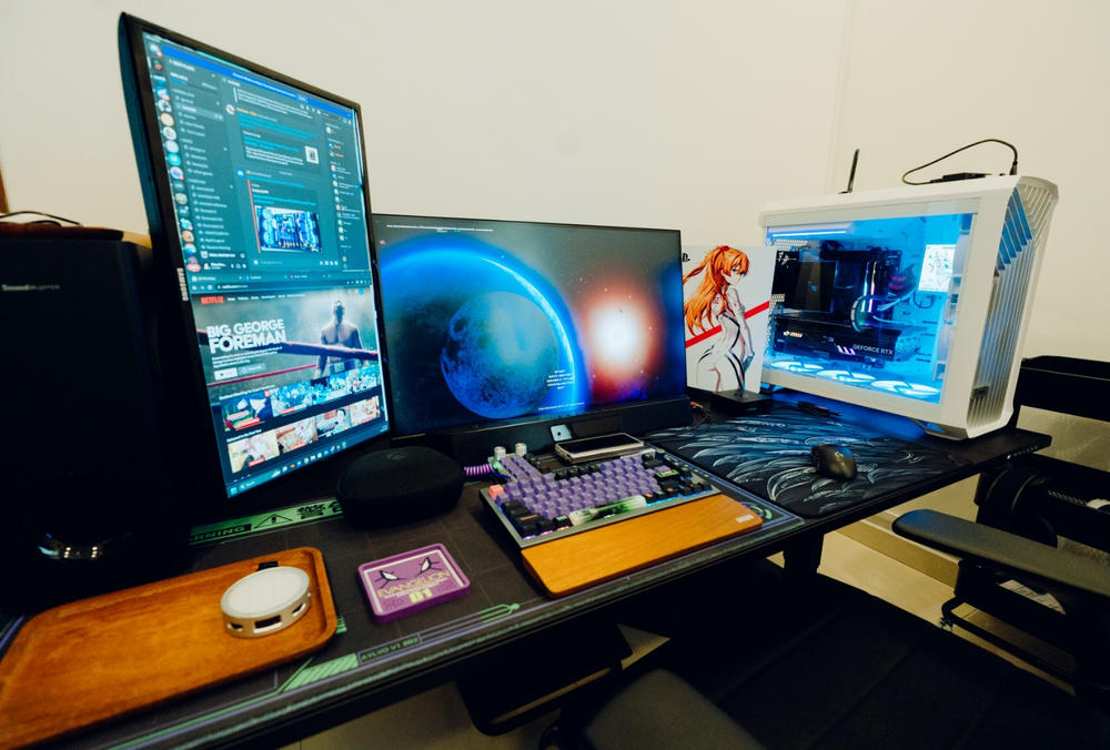 Secretlab Magnetic Headphone Hanger - Customer Photo From Tjinn Lyim Chen