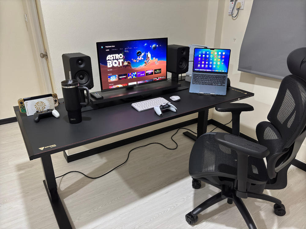 Secretlab MAGNUS Pro XL - Box 2 - Motorised Leg Columns (Plug Type G) - Customer Photo From Ratna R1383 Dayangku Nur Syakiirah Said