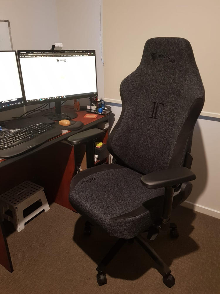 TITAN series gaming chairs Secretlab AU