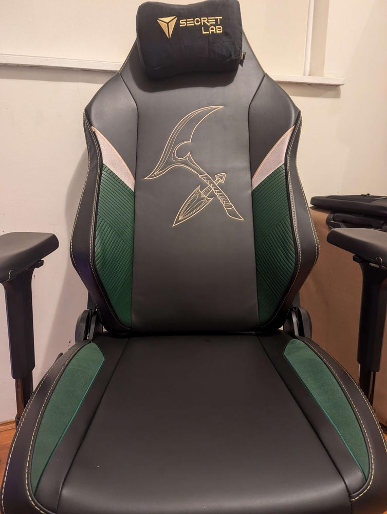 Secretlab TITAN Evo - XL - Secretlab NEO™ Hybrid Leatherette - Customer Photo From Shreenawa Basnet