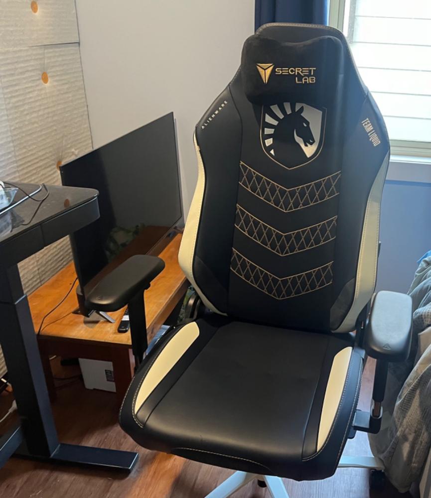 Secretlab TITAN Evo - XL - Secretlab NEO™ Hybrid Leatherette - Customer Photo From Padraig longstaff