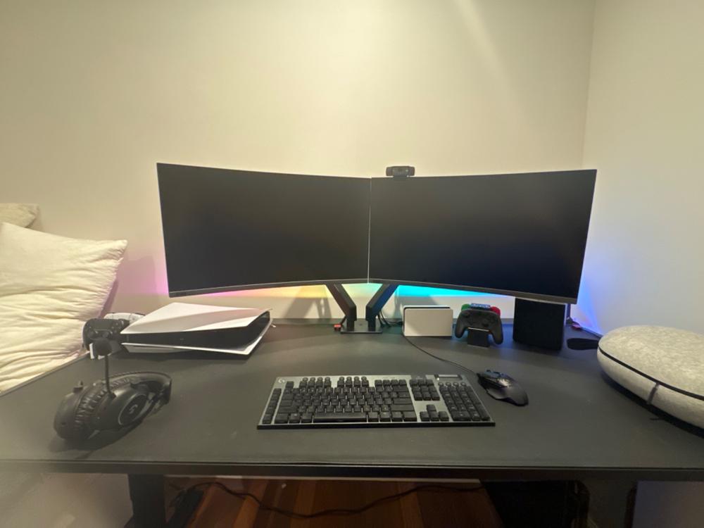 Secretlab Magnetic Cable Anchors (Set of 3) - Customer Photo From Cooper Birmingham