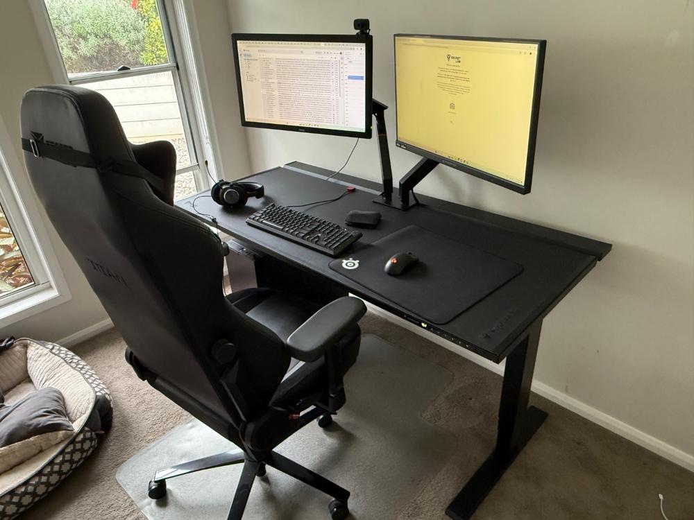 Secretlab MAGNUS Pro - Box 2 - Motorised Leg Columns (Plug Type I) - Customer Photo From James Watson