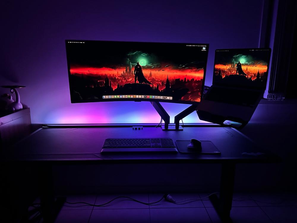 Secretlab MAGNUS Pro - Box 2 - Motorised Leg Columns (Plug Type I) - Customer Photo From Johnson Eh