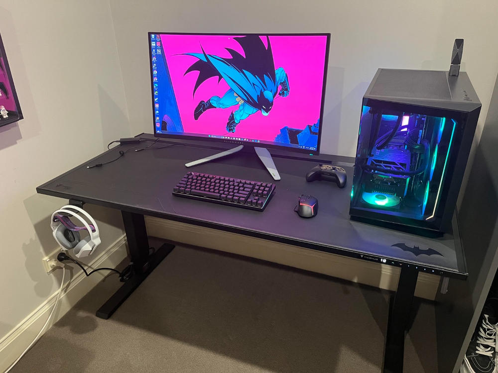 Secretlab MAGNUS Pro - Box 2 - Motorised Leg Columns (Plug Type I) - Customer Photo From Jarvis Black