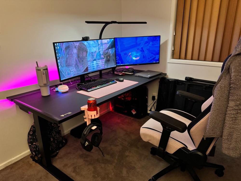 Secretlab MAGNUS Pro XL - Box 2 - Motorised Leg Columns (Plug Type I) - Customer Photo From Shelby Fletcher