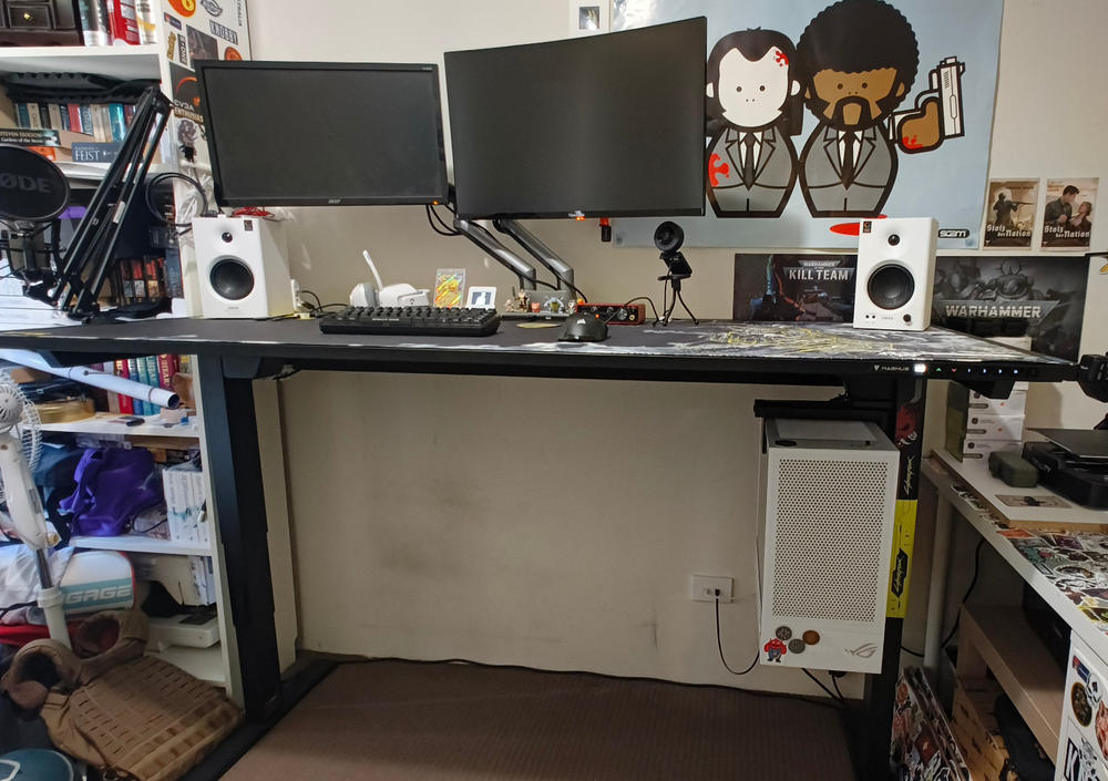 Secretlab MAGNUS Pro XL - Box 2 - Motorised Leg Columns (Plug Type I) - Customer Photo From Kyle Billows