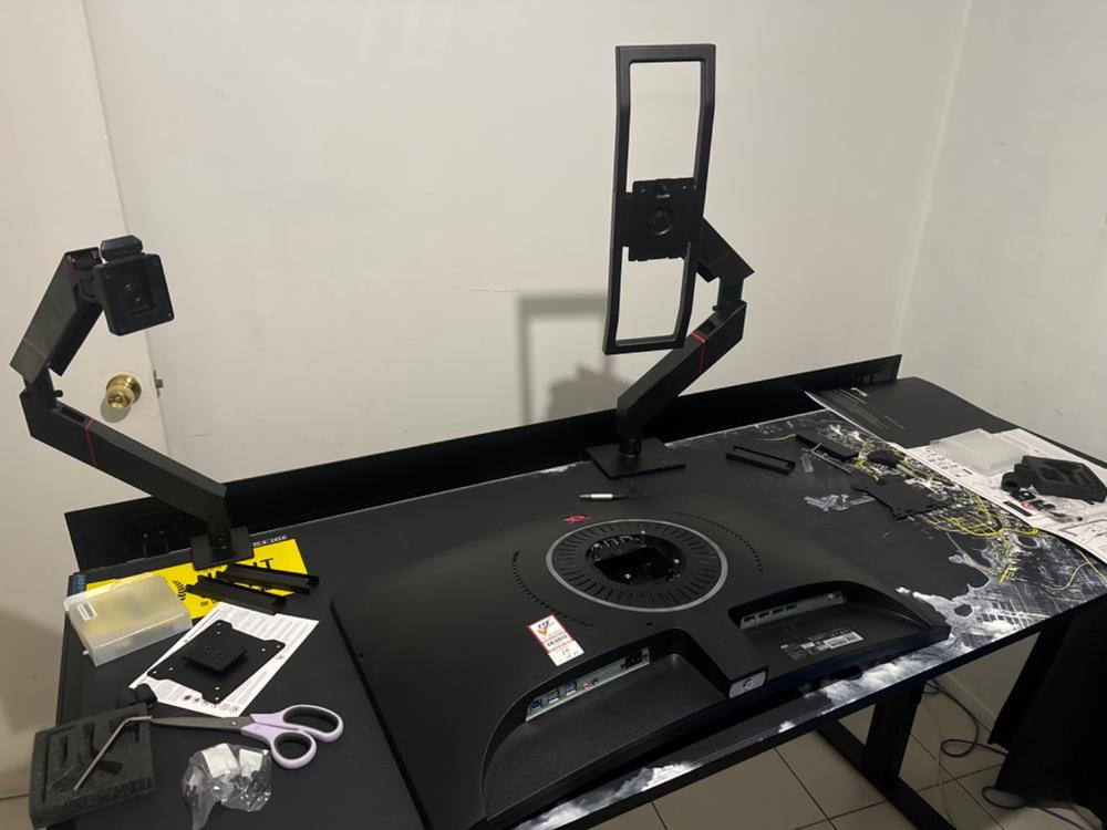 Secretlab MAGNUS Monitor Arm (Heavy Duty Edition) - Customer Photo From David Muller