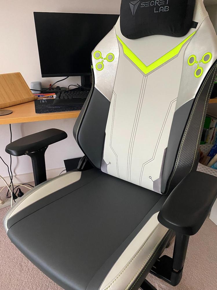 Secretlab TITAN Evo - Regular - NEO Hybrid Leatherette (0107) - Customer Photo From Matthew Lumsden