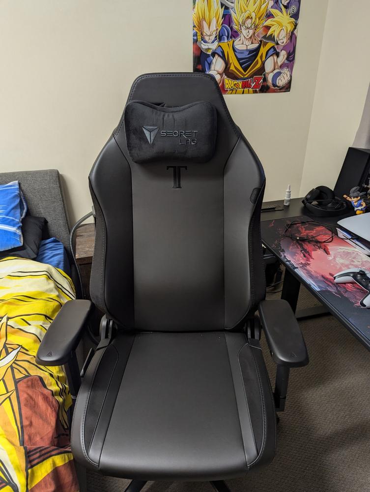 Secretlab TITAN Evo - XL - NEO Hybrid Leatherette (0108) - Customer Photo From Brendan Leet