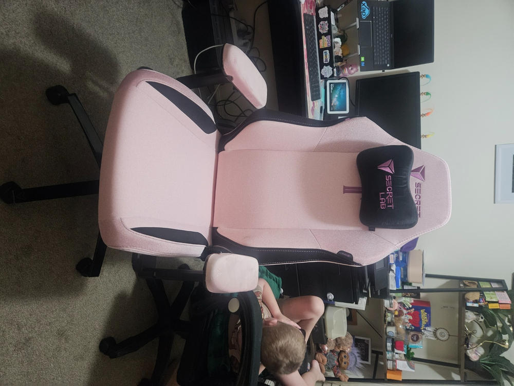 Secretlab TITAN Evo - Small - SoftWeave™ Plus Fabric (0106) - Customer Photo From Pete Lee