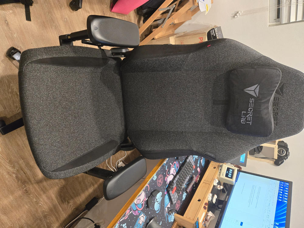 Secretlab TITAN Evo - Regular - SoftWeave™ Plus Fabric (0107) - Customer Photo From Alan Yeung