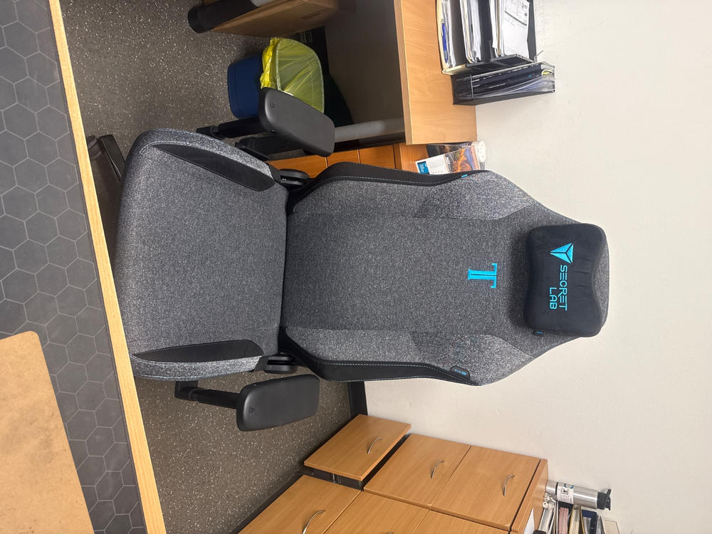 Secretlab TITAN Evo - XL - SoftWeave® Plus Fabric (0108) - Customer Photo From Tom Jacob