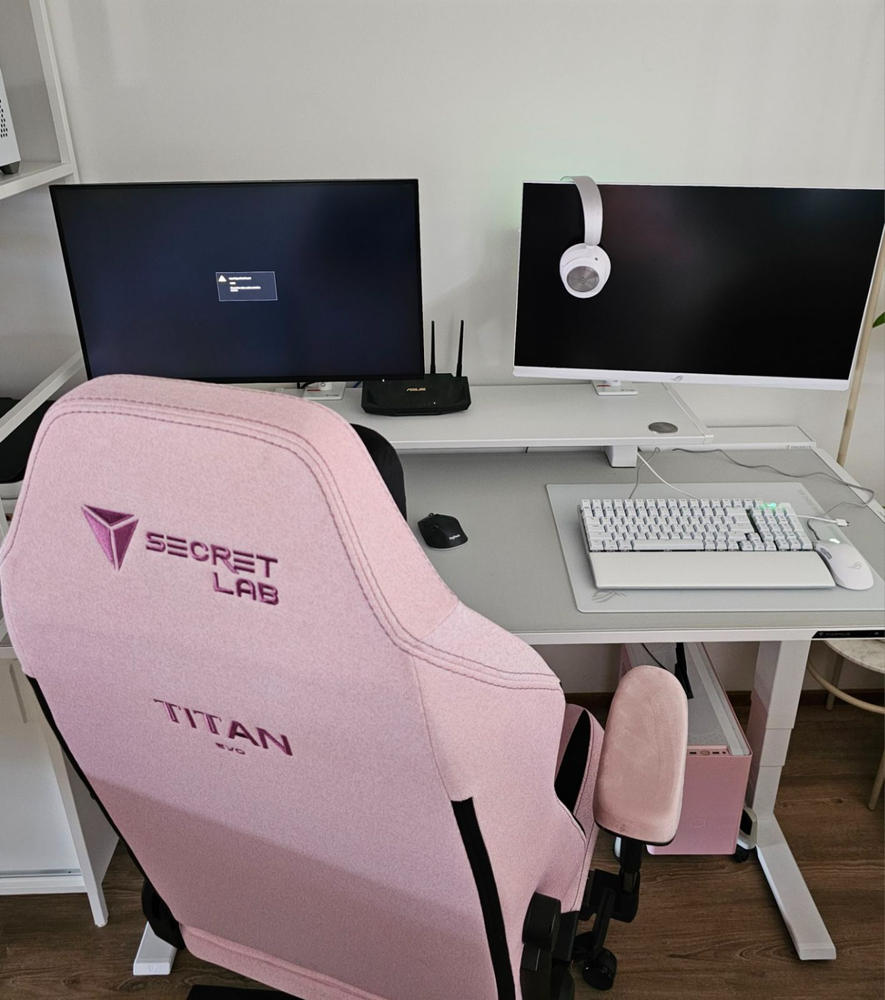 Secretlab Magnus Pro 1.5m Motorised Leg Columns (Type-I)- White - Box 2 - Customer Photo From Tara Sekuloff