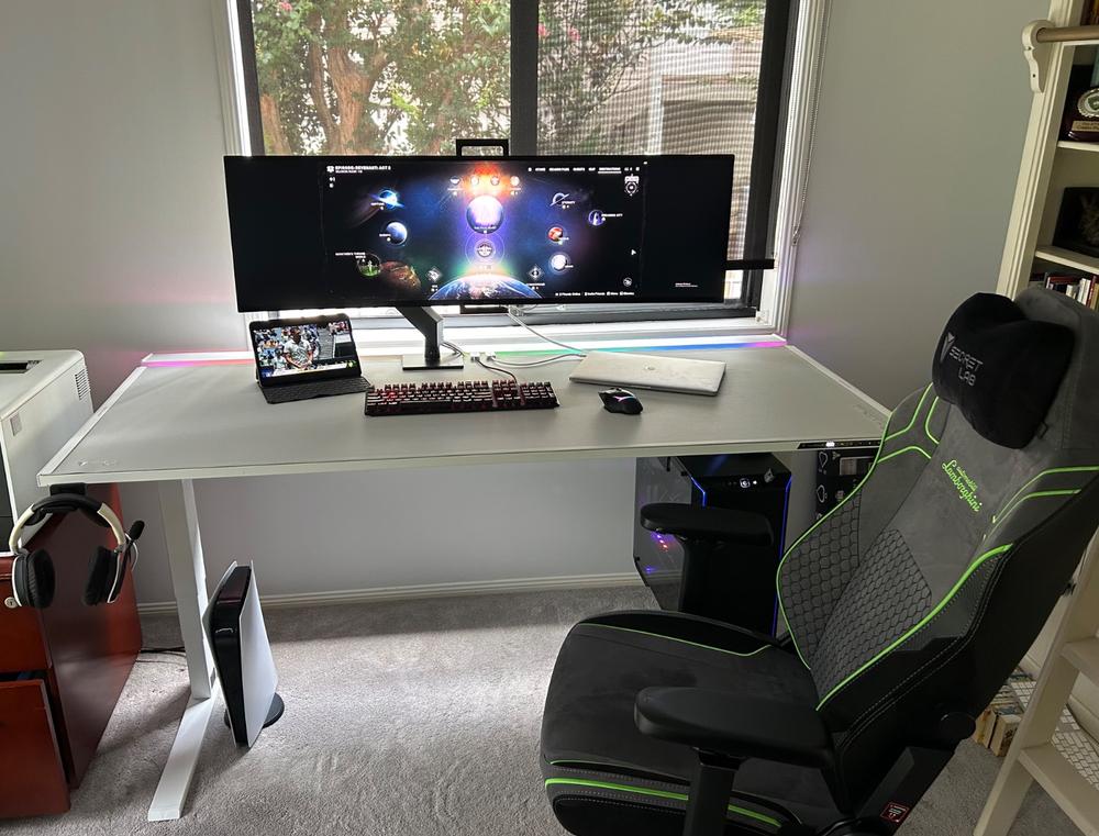 Secretlab Magnus Pro XL 1.7m Motorised Leg Columns (Type-I) - White - Box 2 - Customer Photo From Simon Pett