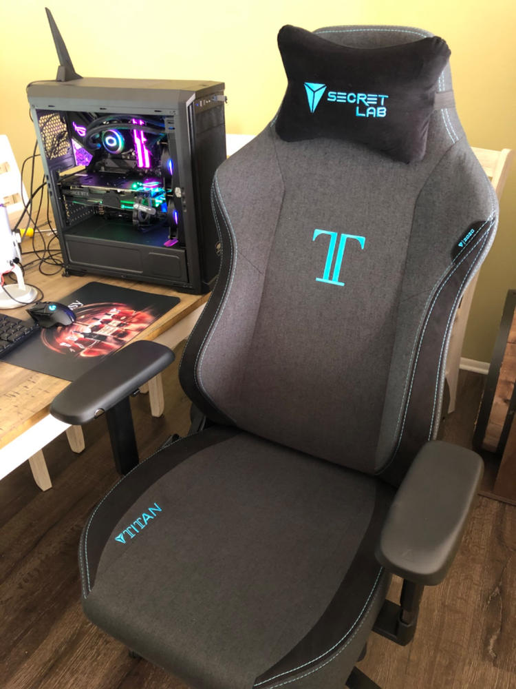 TITAN XL series gaming chairs Secretlab CA