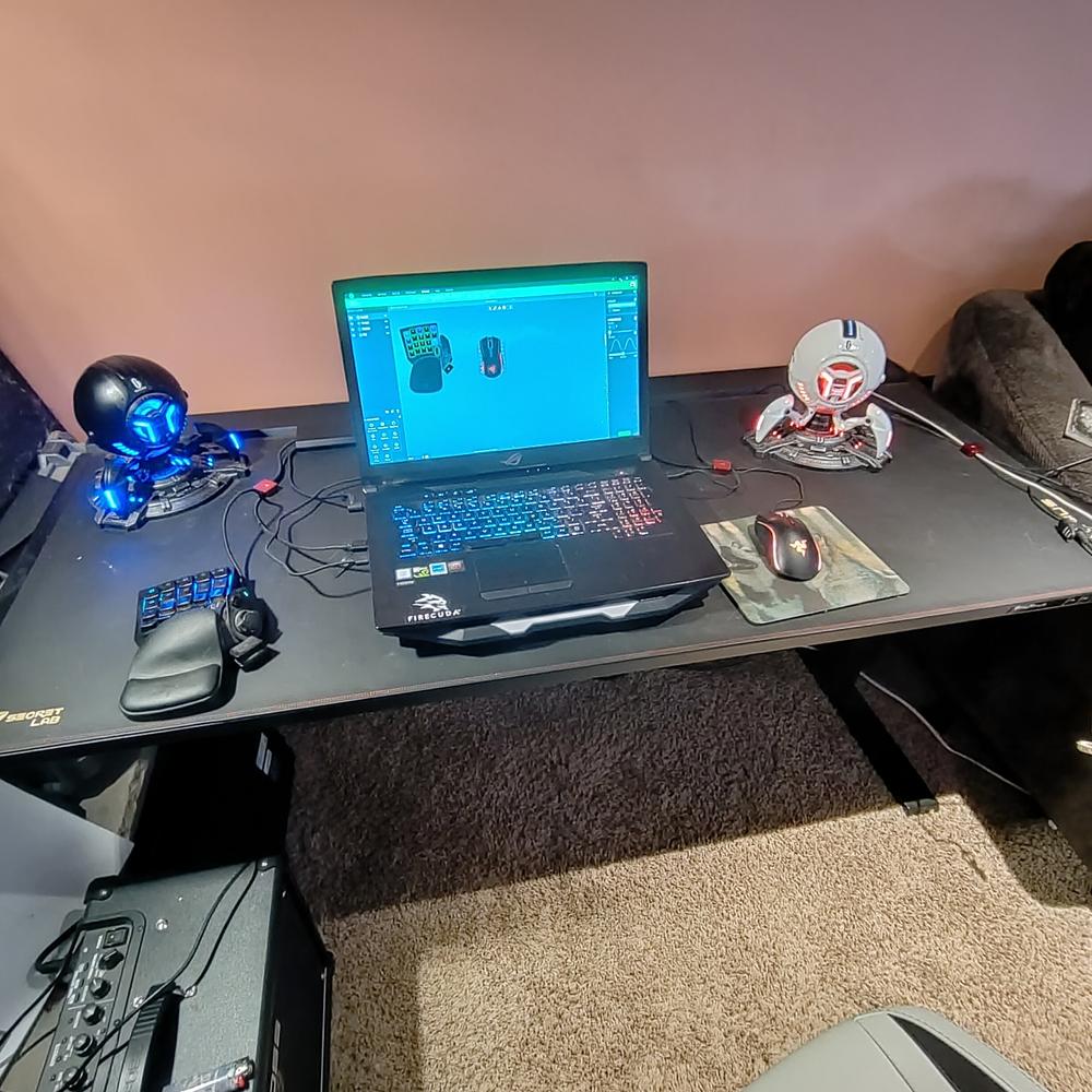 Secretlab Cable Management Bundle - Customer Photo From Terry White