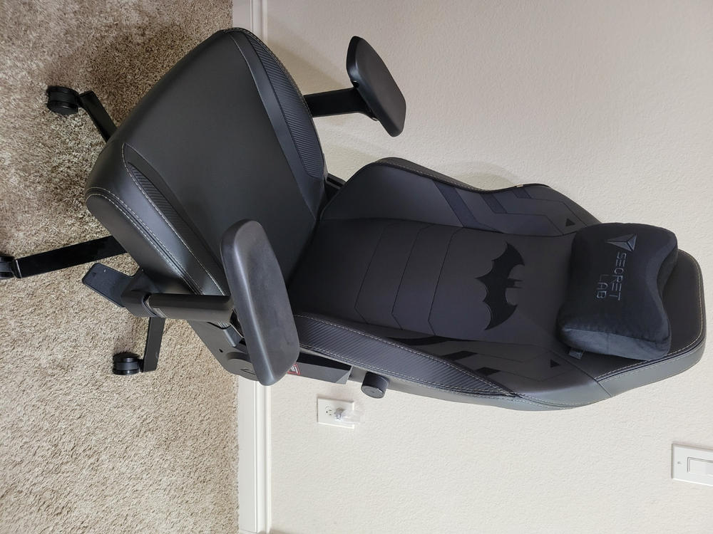 Secretlab TITAN Evo - Regular - Secretlab NEO™ Hybrid Leatherette - Customer Photo From Ali Hussain