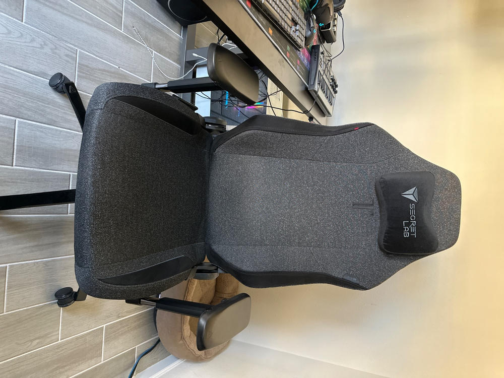 Secretlab TITAN Evo - XL - Secretlab SoftWeave™ Plus Fabric - Customer Photo From Justin Nahorny