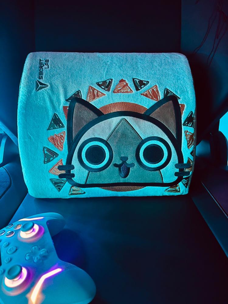 Secretlab Memory Foam Lumbar Pillow - Monster Hunter Edition - Customer Photo From Alan Salas