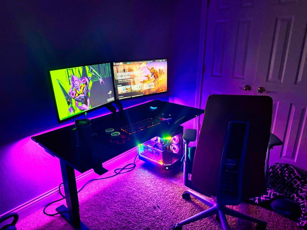 Secretlab MAGNUS Pro - Box 2 - Motorised Leg Columns (Plug Type B) - Customer Photo From Luke Wood