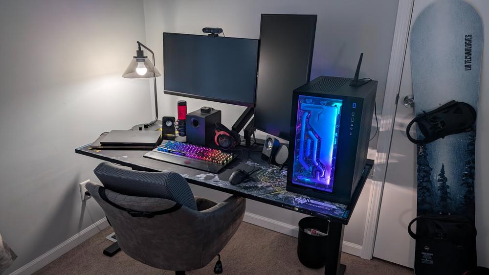 Secretlab MAGNUS Pro - Box 2 - Motorised Leg Columns (Plug Type B) - Customer Photo From Stephen El-Khatib