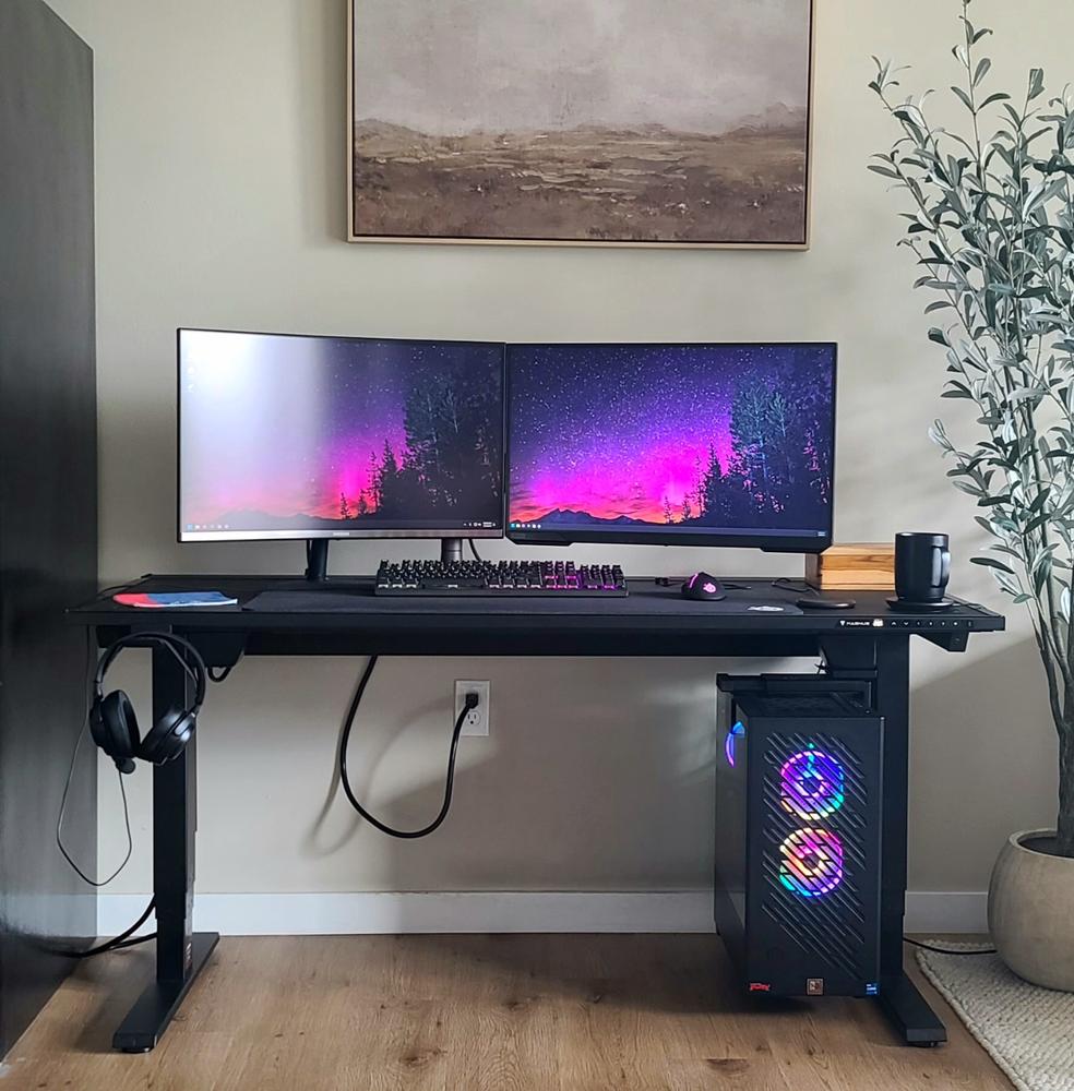 Secretlab MAGNUS Pro - Box 2 - Motorised Leg Columns (Plug Type B) - Customer Photo From Adam Thompson