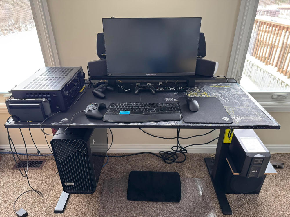 Secretlab MAGNUS Pro - Box 2 - Motorised Leg Columns (Plug Type B) - Customer Photo From Issa David