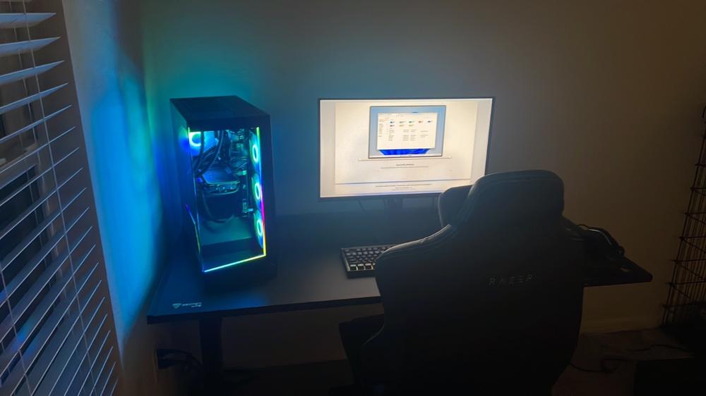 Secretlab MAGNUS Pro - Box 2 - Motorised Leg Columns (Plug Type B) - Customer Photo From Logan Grantham