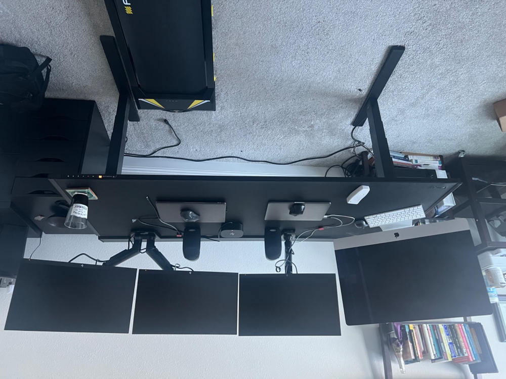 Secretlab MAGNUS Pro XL - Box 2 - Motorised Leg Columns (Plug Type B) - Customer Photo From Charlie stimac