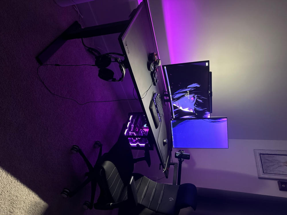 Secretlab MAGNUS Pro XL - Box 2 - Motorised Leg Columns (Plug Type B) - Customer Photo From Carson Marchetti