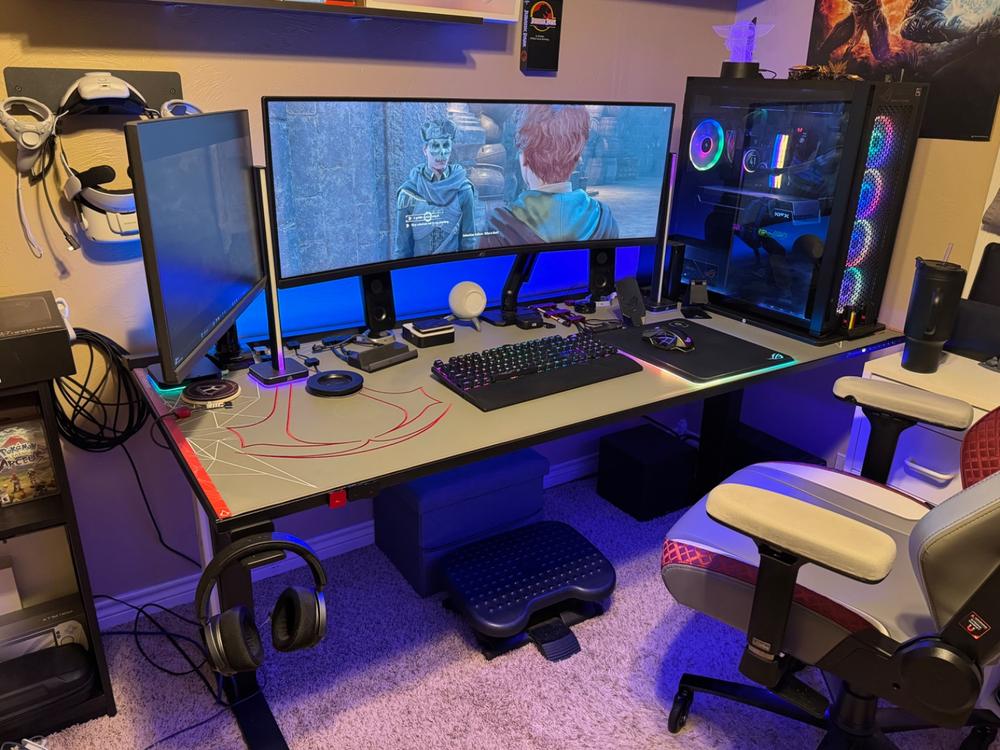 Secretlab MAGNUS Pro XL - Box 2 - Motorised Leg Columns (Plug Type B) - Customer Photo From ZACHARY JANES