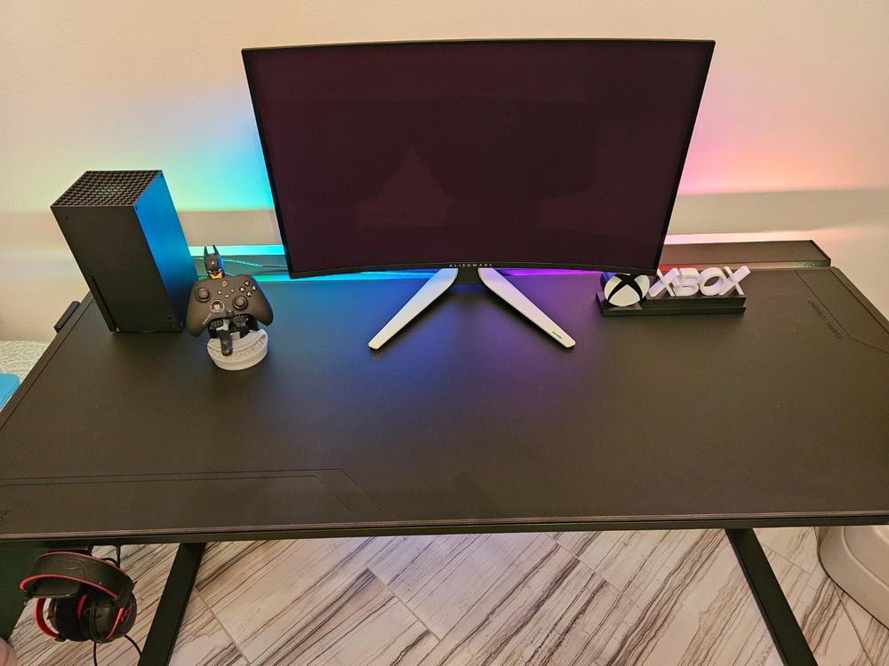 Secretlab MAGNUS Pro XL - Box 2 - Motorised Leg Columns (Plug Type B) - Customer Photo From David Morales