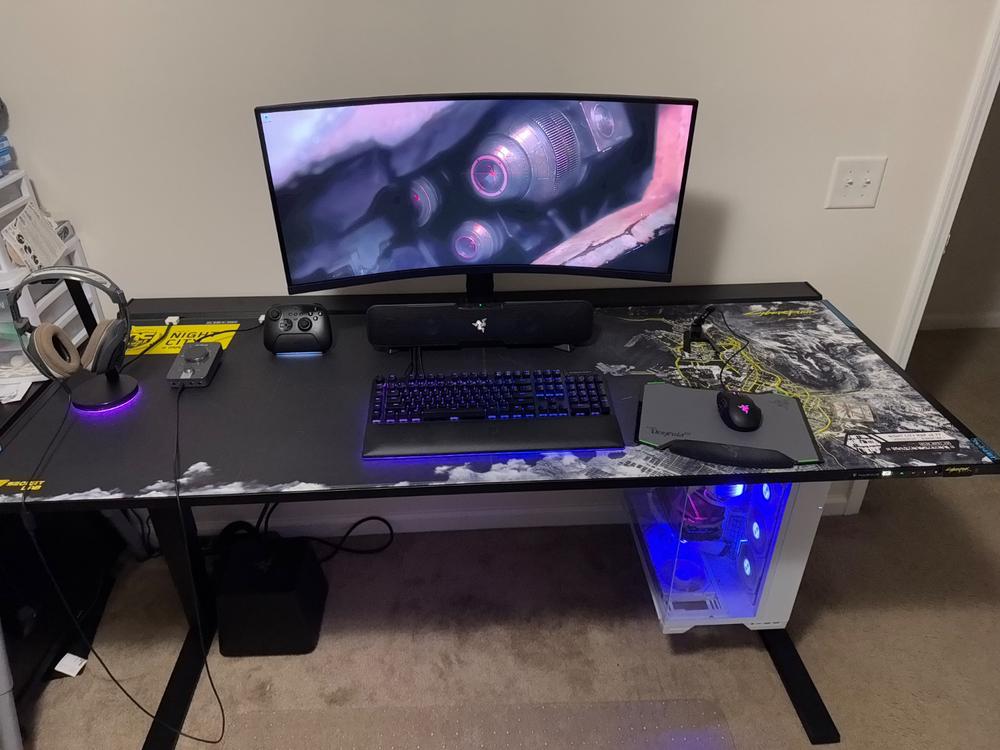 Secretlab MAGNUS Pro XL - Box 2 - Motorised Leg Columns (Plug Type B) - Customer Photo From James La Pierre