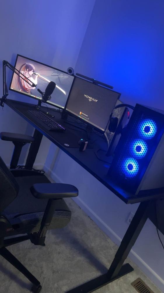 Secretlab MAGNUS Pro XL - Box 2 - Motorised Leg Columns (Plug Type B) - Customer Photo From Brandon Culpeper