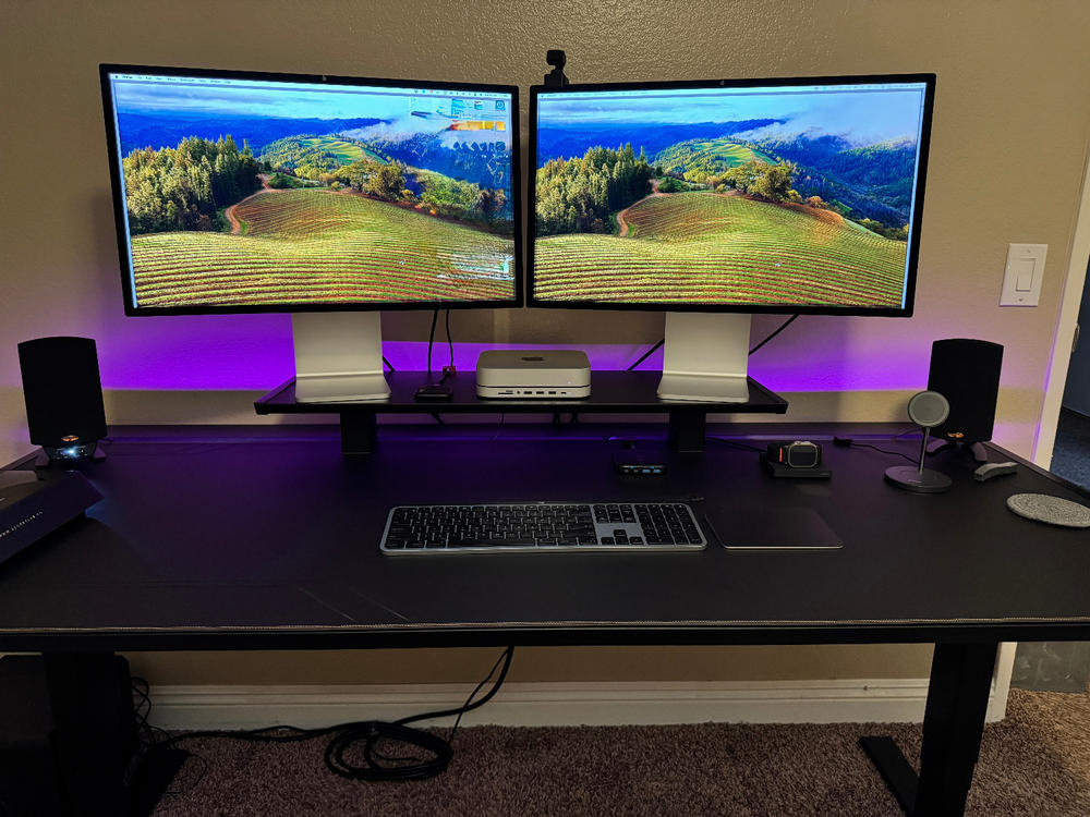 Secretlab MAGNUS Pro XL - Box 2 - Motorised Leg Columns (Plug Type B) - Customer Photo From Christopher Larry