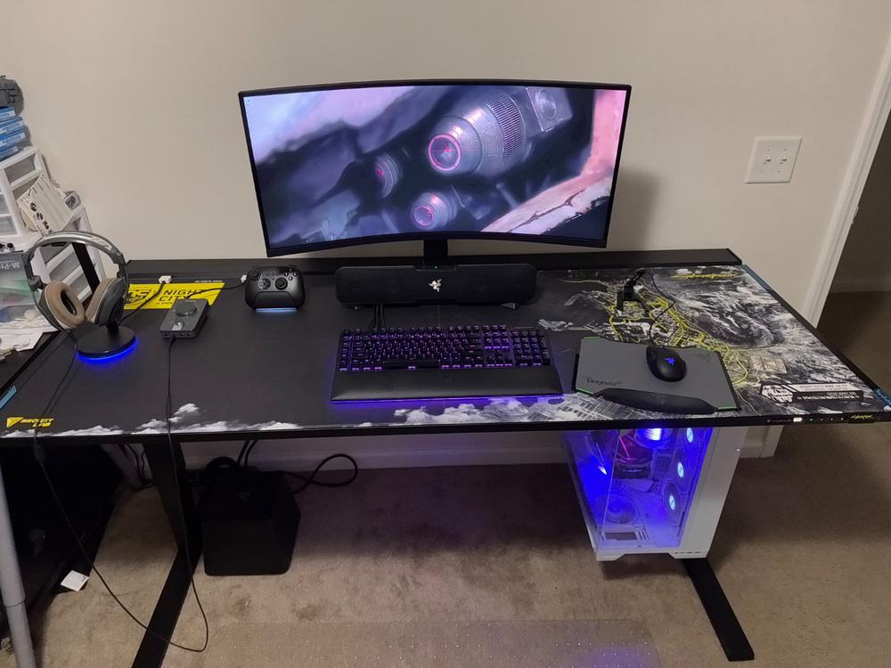 Secretlab MAGNUS Pro XL - Box 2 - Motorised Leg Columns (Plug Type B) - Customer Photo From James La Pierre