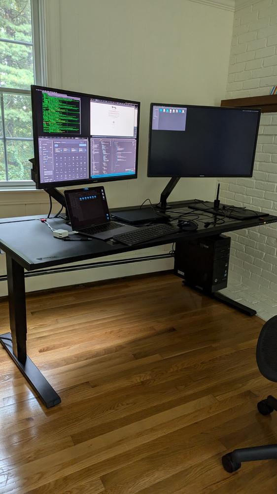 Secretlab MAGNUS Pro XL - Box 2 - Motorised Leg Columns (Plug Type B) - Customer Photo From Phil Kerrigan