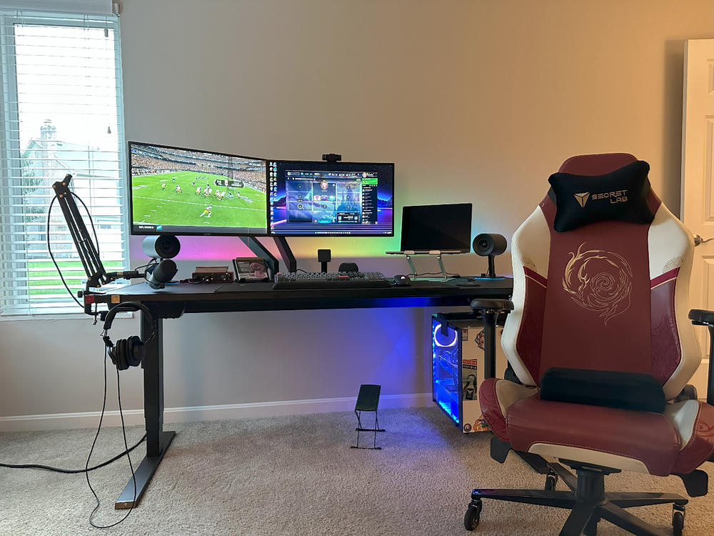 Secretlab MAGNUS Pro XL - Box 2 - Motorised Leg Columns (Plug Type B) - Customer Photo From Steven Teaford