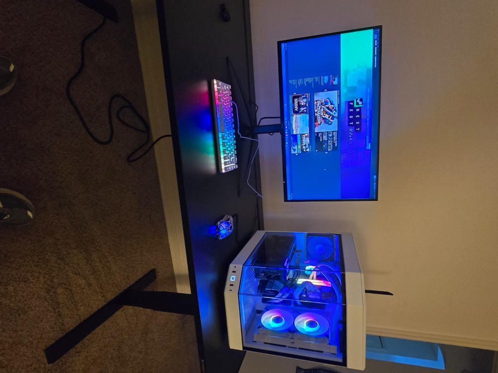 Secretlab MAGNUS Pro XL - Box 2 - Motorised Leg Columns (Plug Type B) - Customer Photo From Garred Haynes