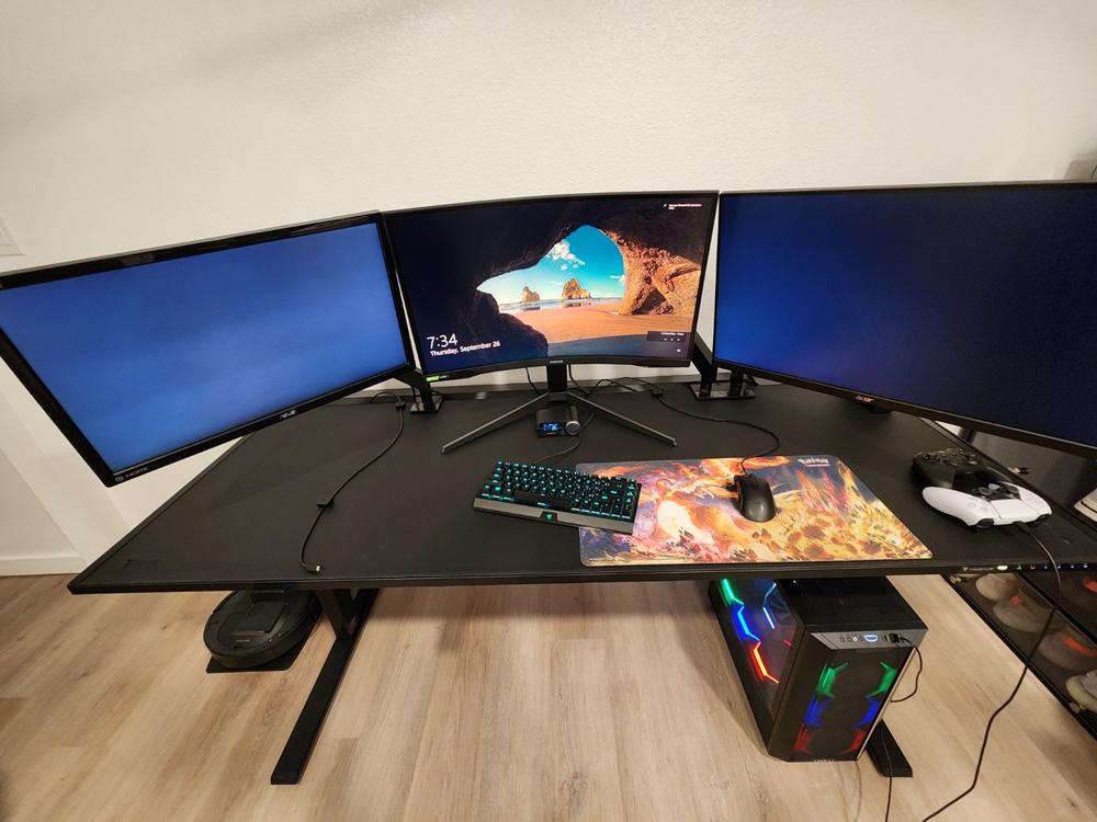 Secretlab MAGNUS Pro XL - Box 2 - Motorised Leg Columns (Plug Type B) - Customer Photo From Jonathan Wilkinson