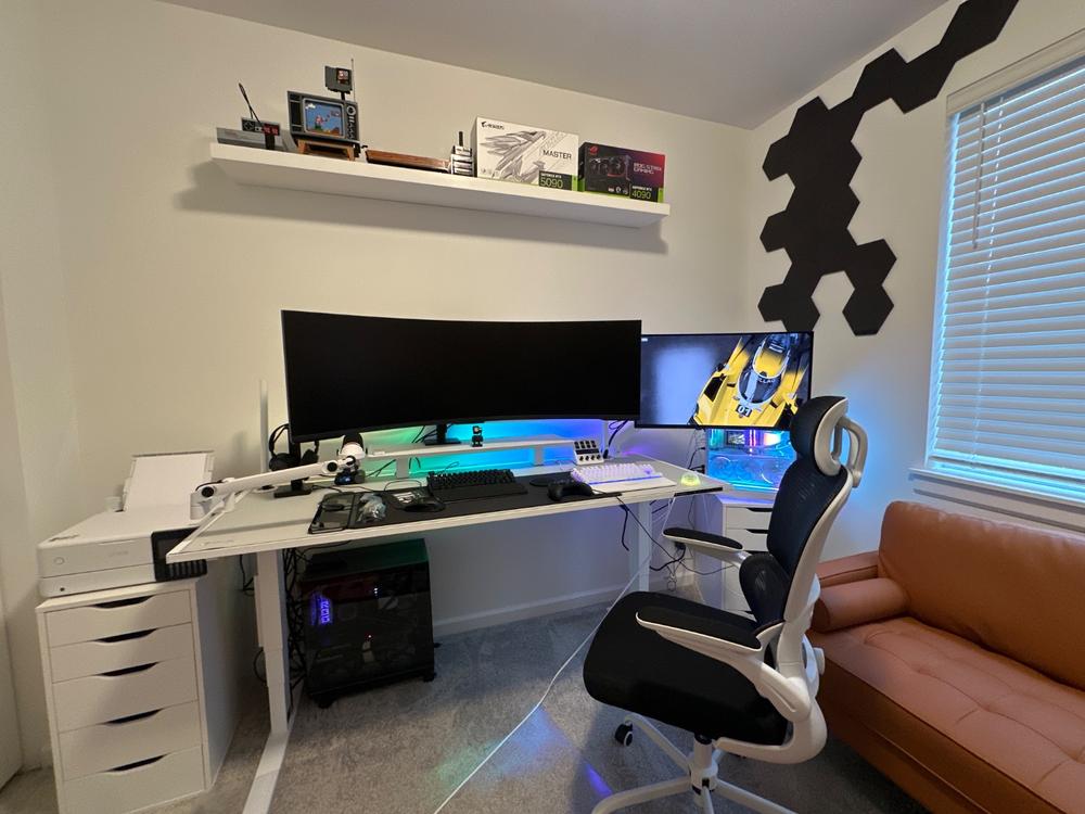 Secretlab MAGNUS Monitor Arm - Customer Photo From Ian Roberts